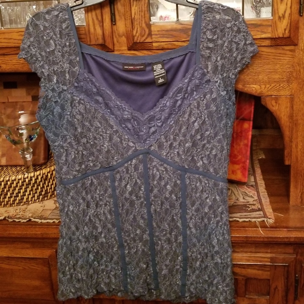 Sexy lace short-sleeved top lined